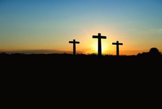 Read 4 ways to share the truth of Easter at school