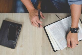 Read 5 reasons Christian teens should study theology